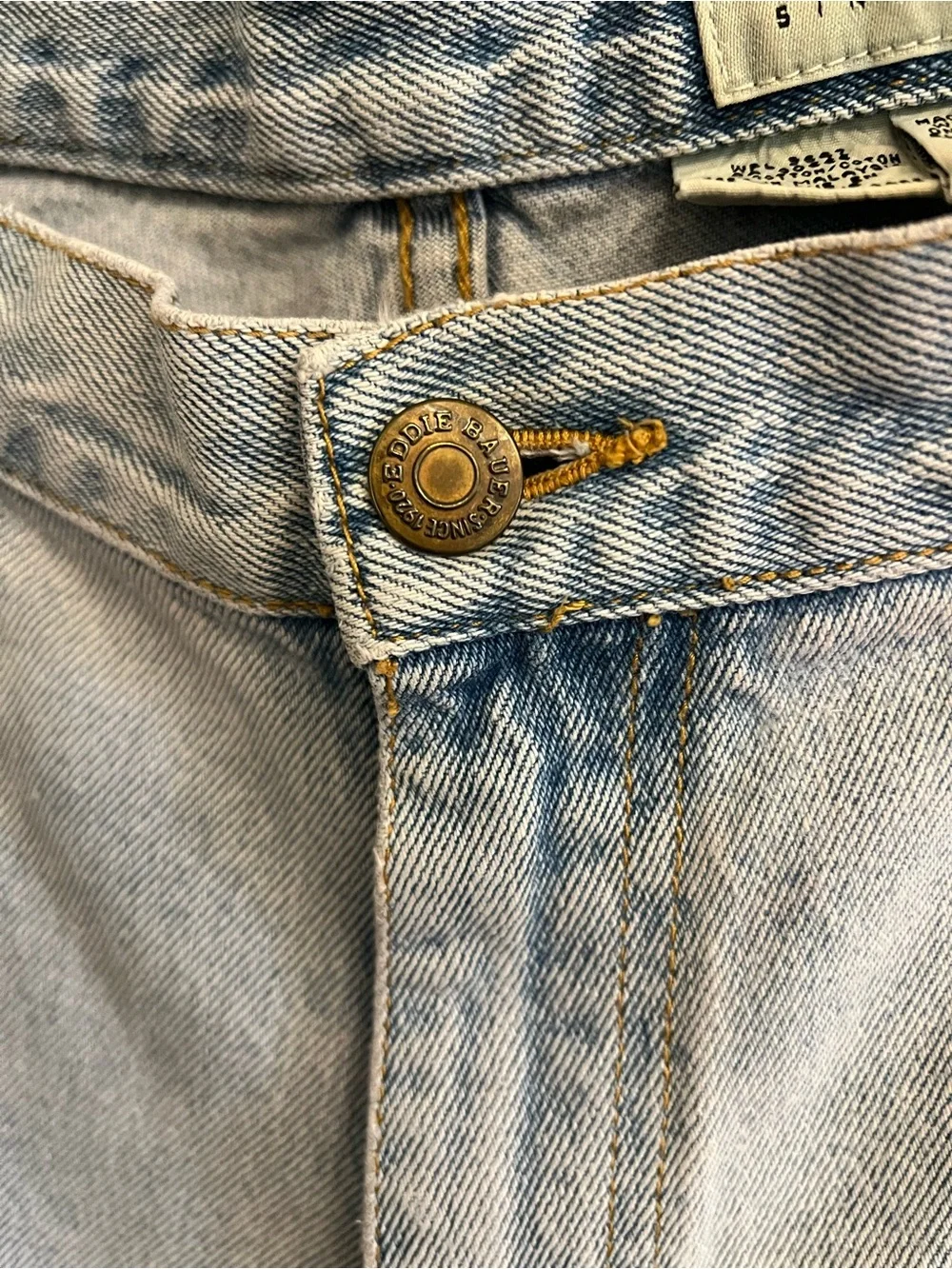 Vintage Eddie Bauer Light Blue Denim Men’s Shorts Jorts Size 38